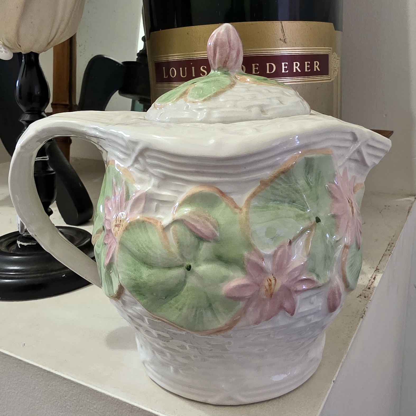 A Water Lilly Teapot A Water Lilly Teapot